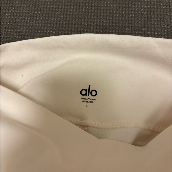 Alo Ivory Airbrush High-Waist 7/8 Bootcut Legging size small - Picture 5 of 8